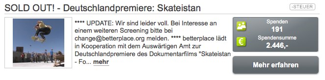 Spendenaktion zur Deutschlandpremiere des Films Skateistan: Vorab konnten sich die Gäste mit einer Spende einen Sitzplatz reservieren.